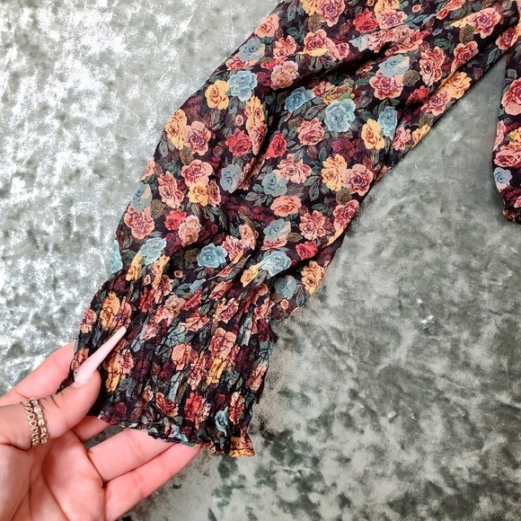 Zara Floral Ruffled Crop Top - Picture 2 of 8